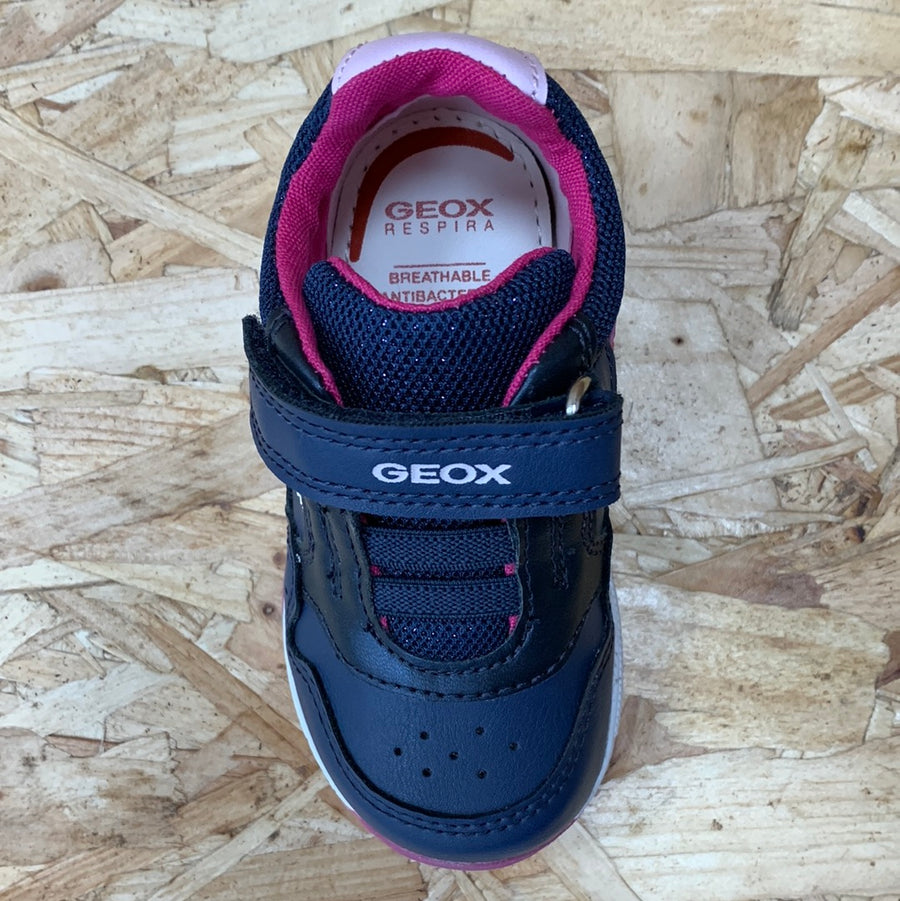 Geox store infant trainers